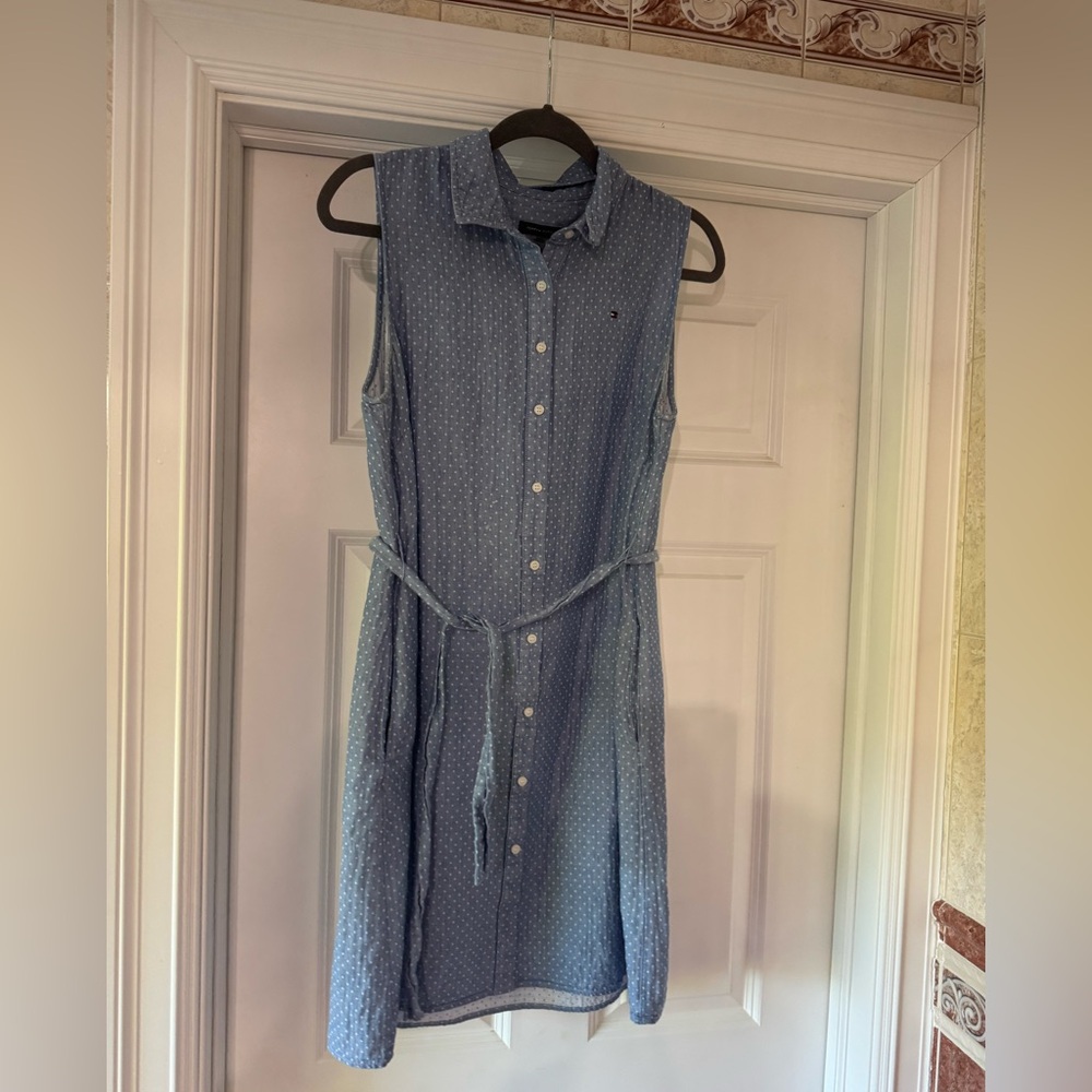 Tommy Hilfiger Light Blue Sleeveless Button-Front Midi Dress with Tie